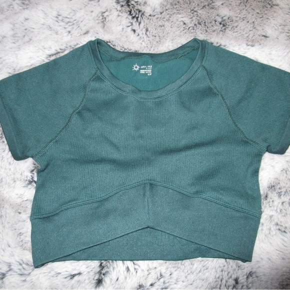 Offline by Aerie green athletic crop top! - Picture 1 of 3